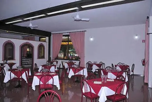 Residenza Alberghiera Italia Luni 3*,